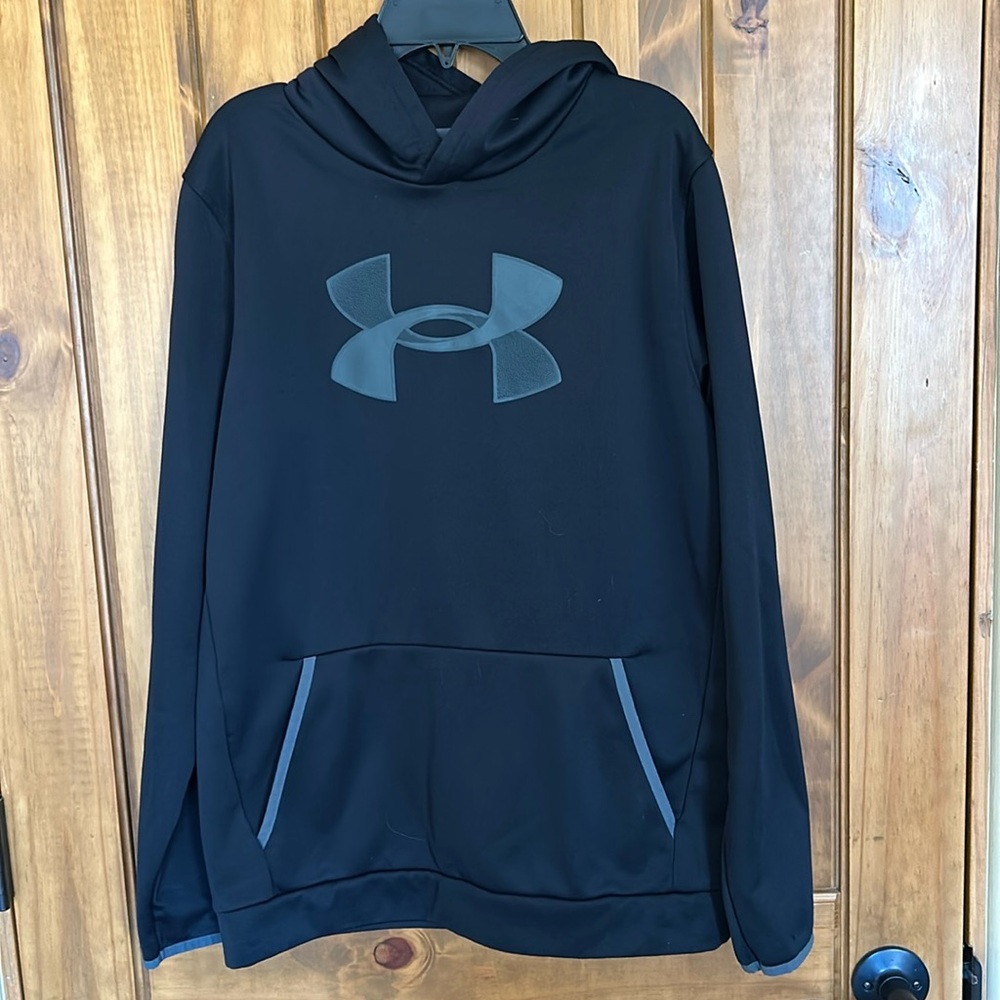 Unisex Under Armour Hoodie in good condition